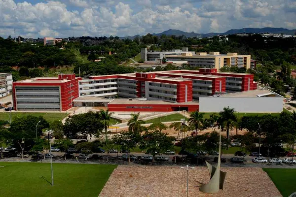 UFMG concede título de Doutor Honoris Causa a Mujica 